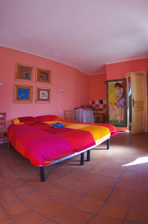 Agriturismo Terre Del Mistero Apricale Exterior foto